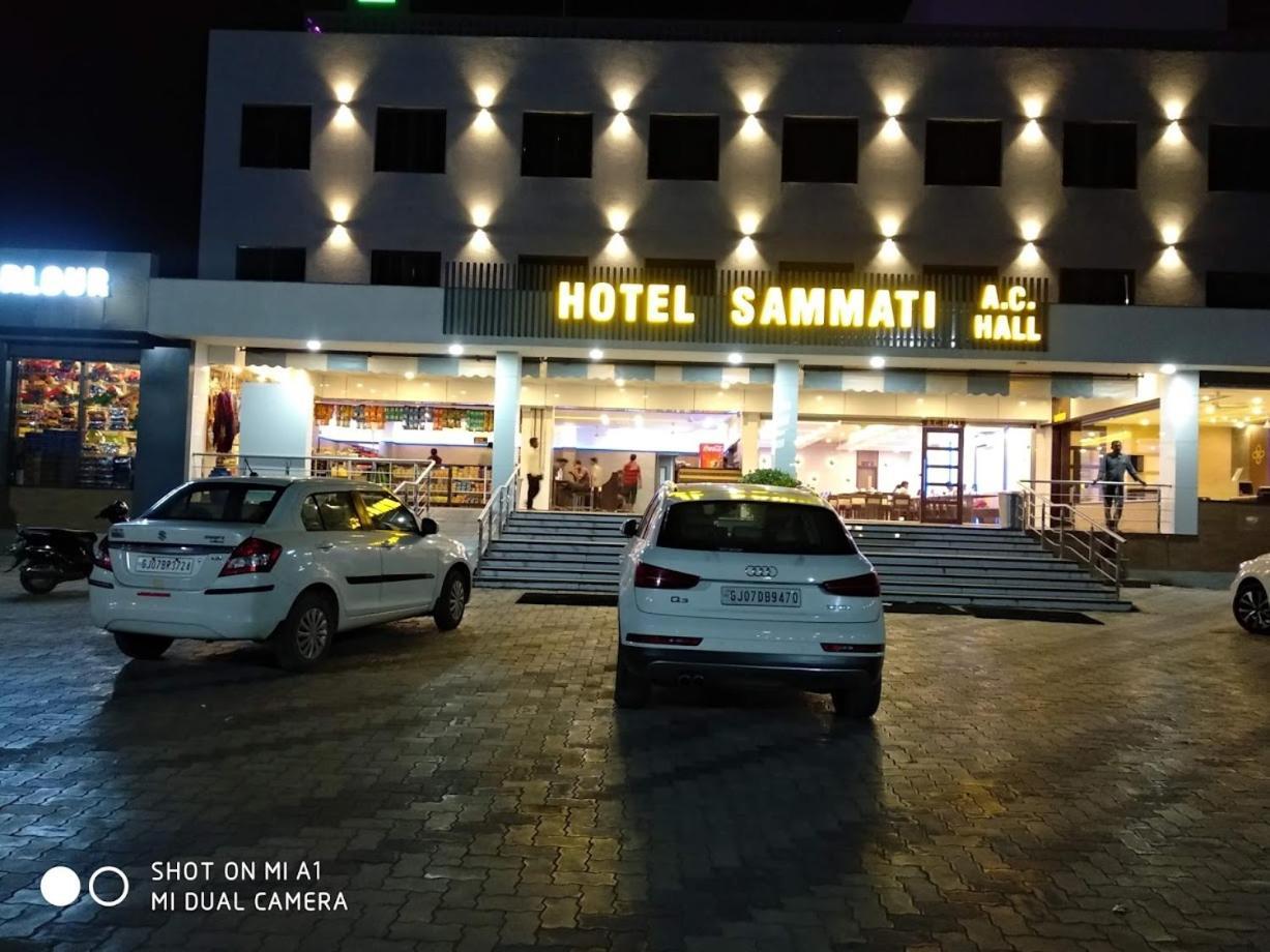 Hotel Sammati Kheda Exterior photo